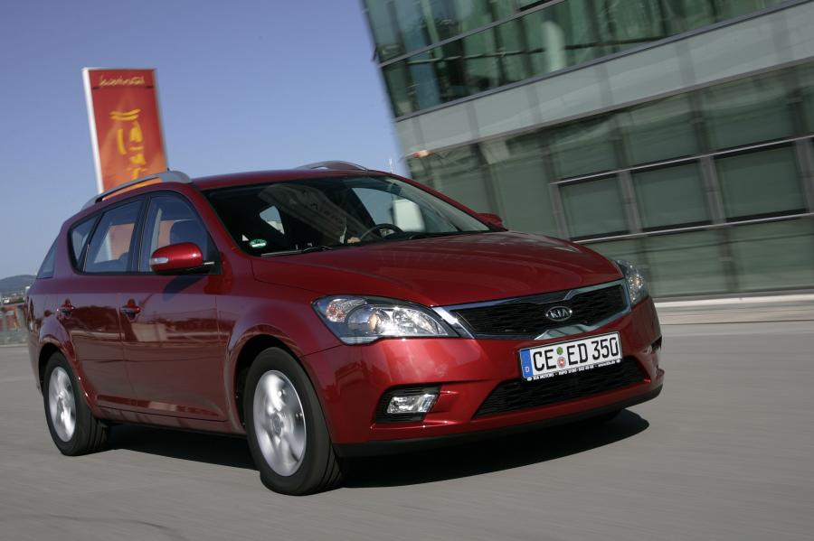  Kia cee&rsquo;d SW 2009 года  (фото 18 из 61)